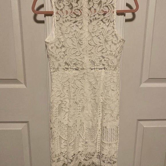 White dress - Picture 7 of 14